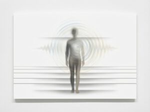 Grijze menselijke silhouet met blauwe energiegolven op witte achtergrond, voorstellend chronische vermoeidheid